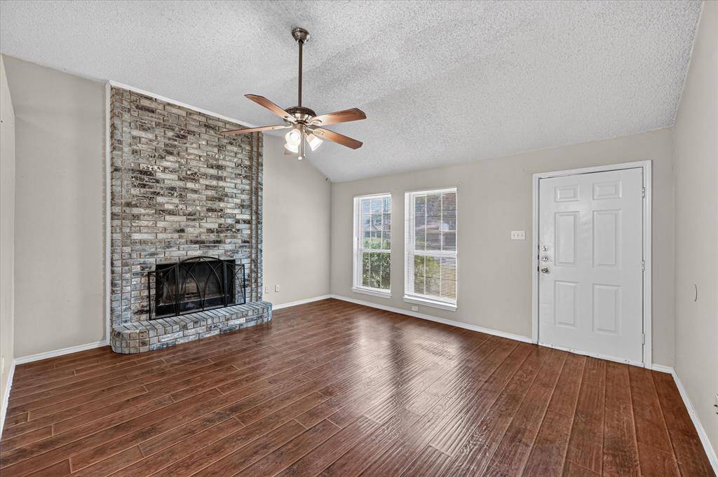 5204 Cornvalley Drive, Arlington, TX 76017