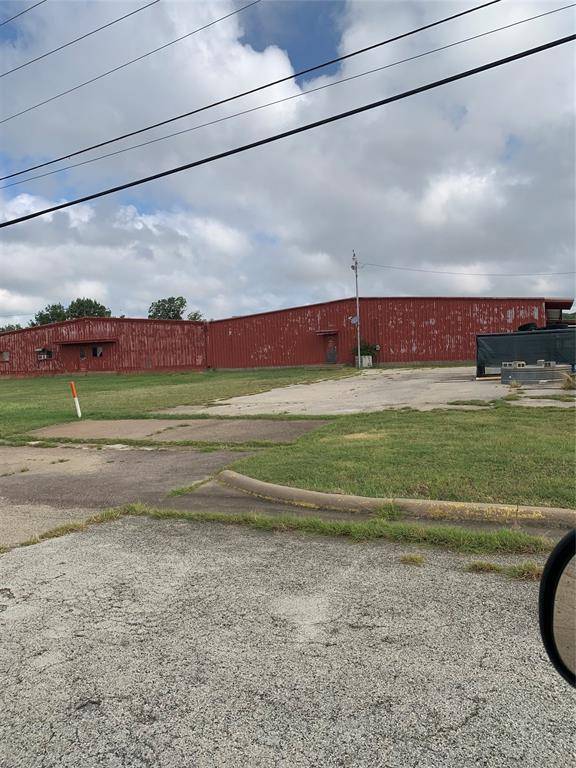 1717 E 4th Street E, Graham, TX 76450