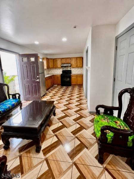 81 Jefferson St, Paterson City, NJ 07522