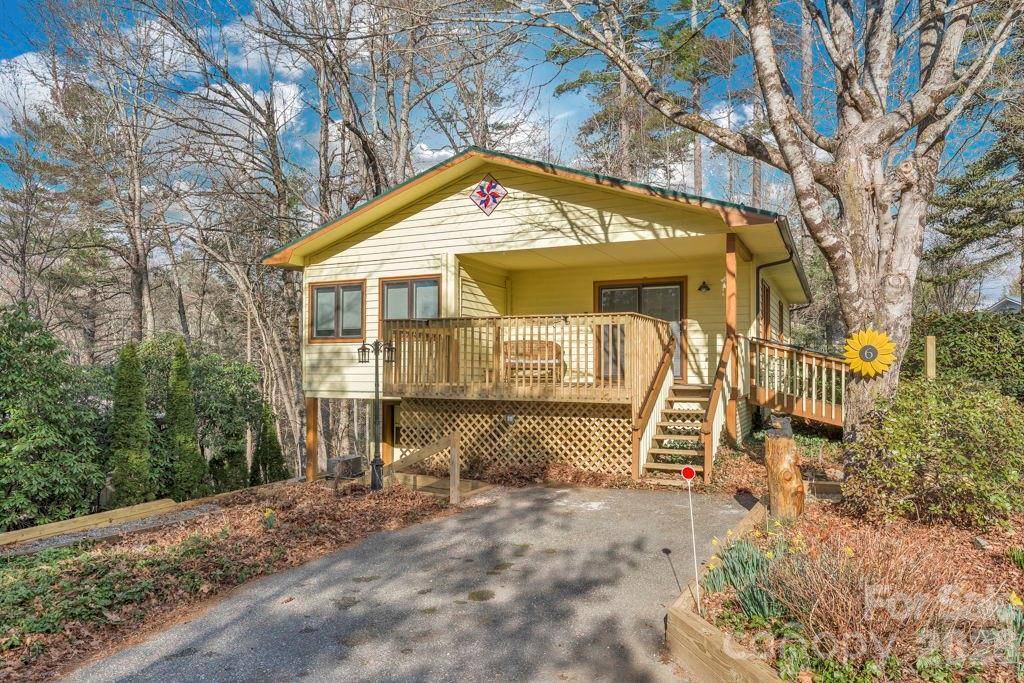 6 Ridgewood LN, Newland, NC 28657