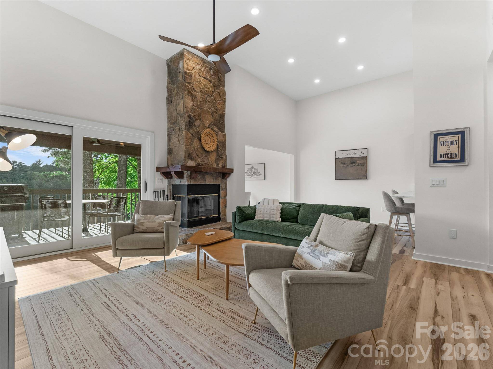 144 Racquet Club Villas DR, Sapphire, NC 28774