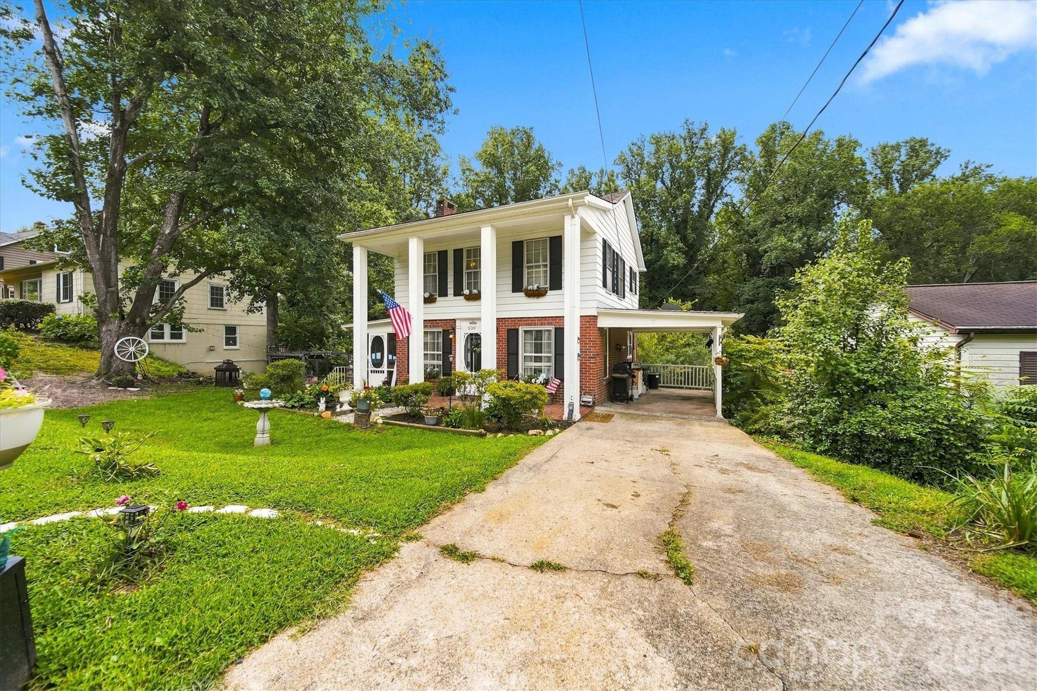 239 N Anderson ST, Morganton, NC 28655