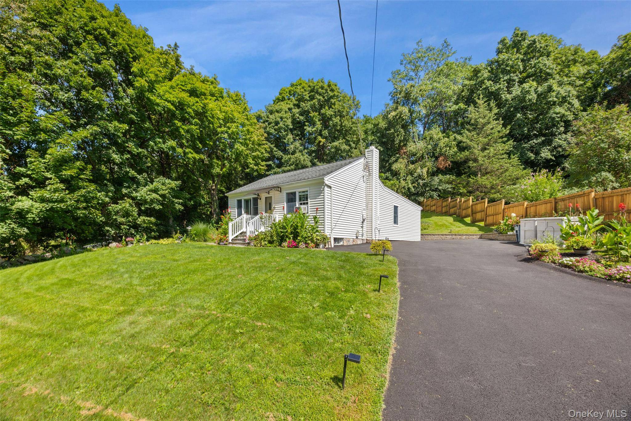 1 Mountain View RD, Cortlandt Manor, NY 10567