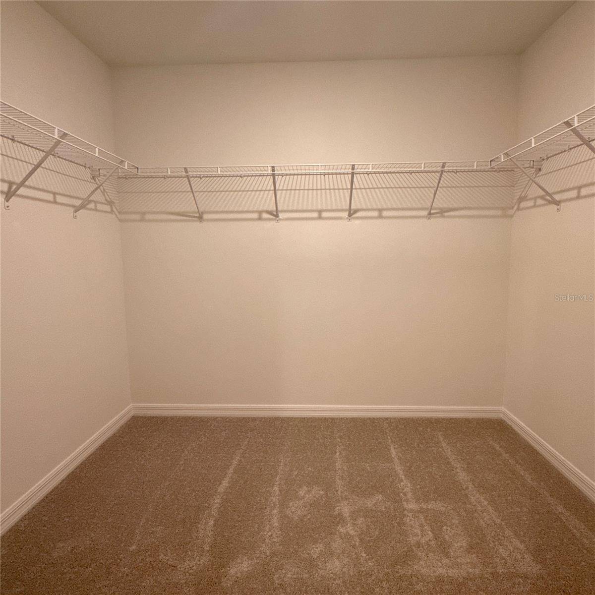 869 HOUR GLASS RD, Lakeland, FL 33801