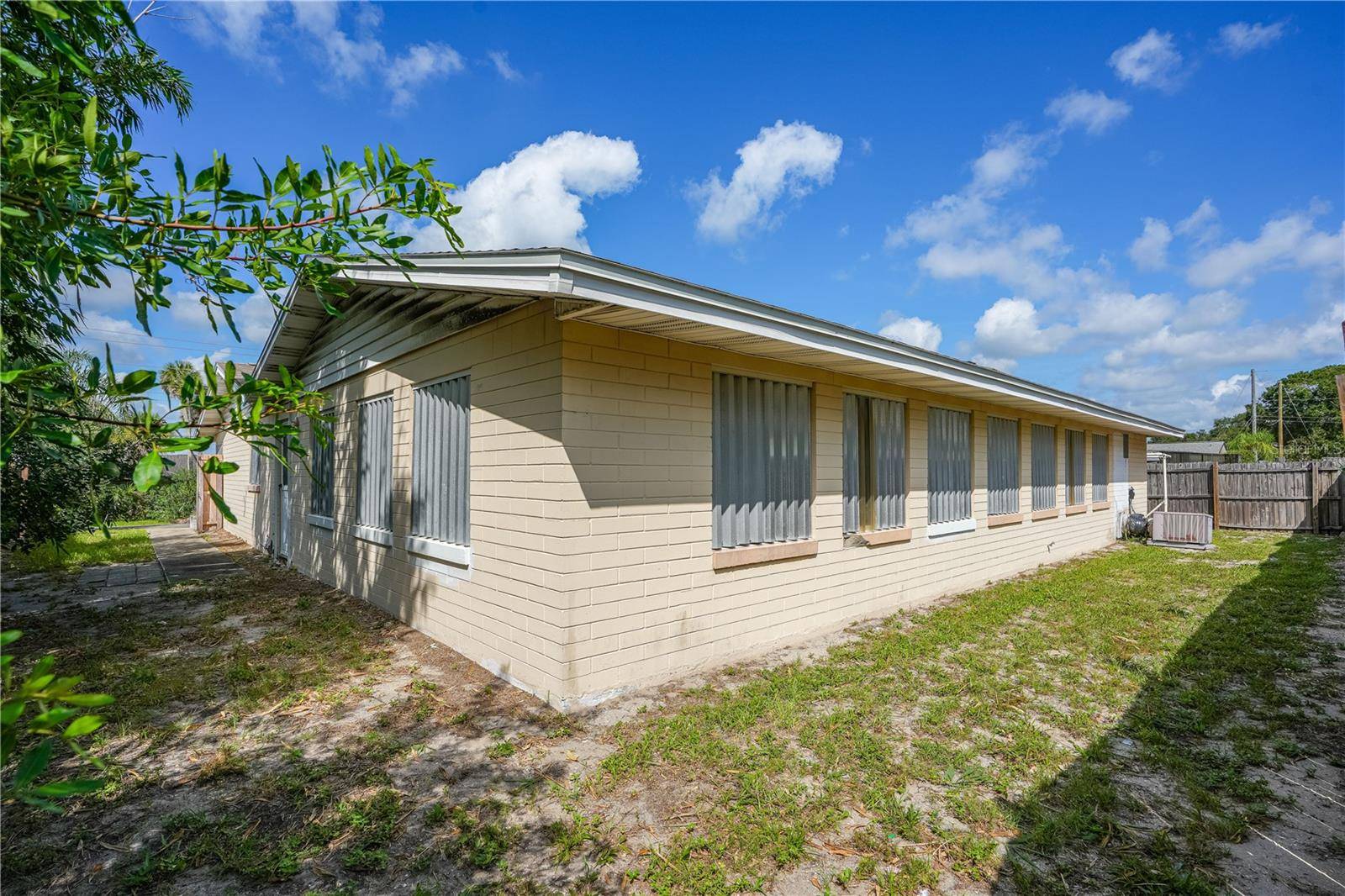 2005 SAXON DR, New Smyrna Beach, FL 32169