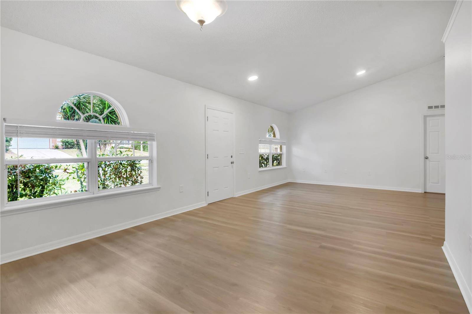 2885 WHITE MAGNOLIA LOOP, Clermont, FL 34711