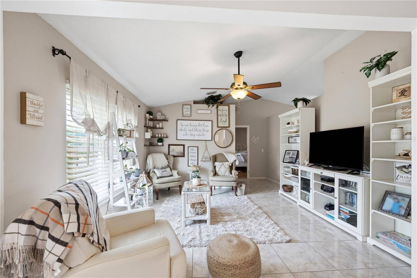 181 HAMMOCK RD SE, Palm Bay, FL 32909