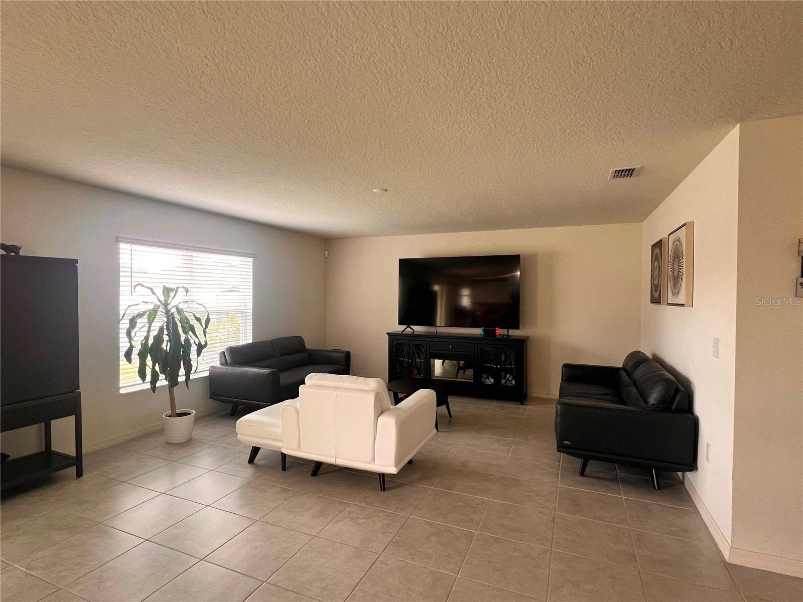 3209 EAGLE HAMMOCK CIR, Kissimmee, FL 34743