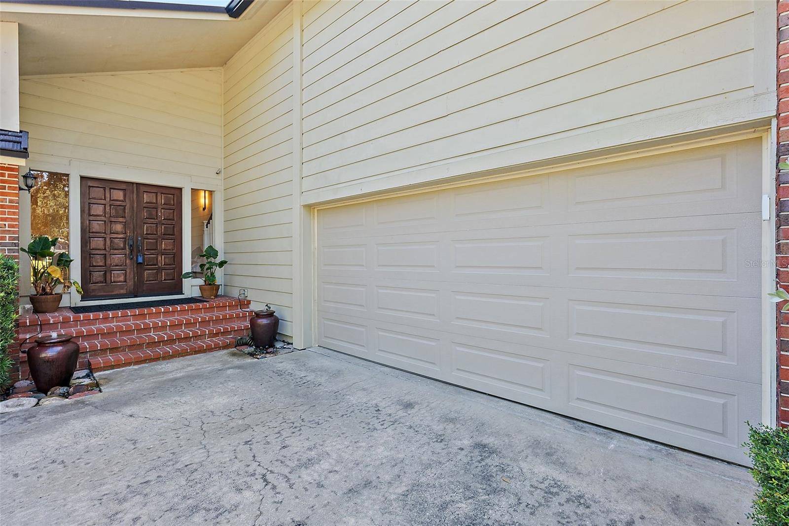 2371 LANDINGS CIR, Bradenton, FL 34209