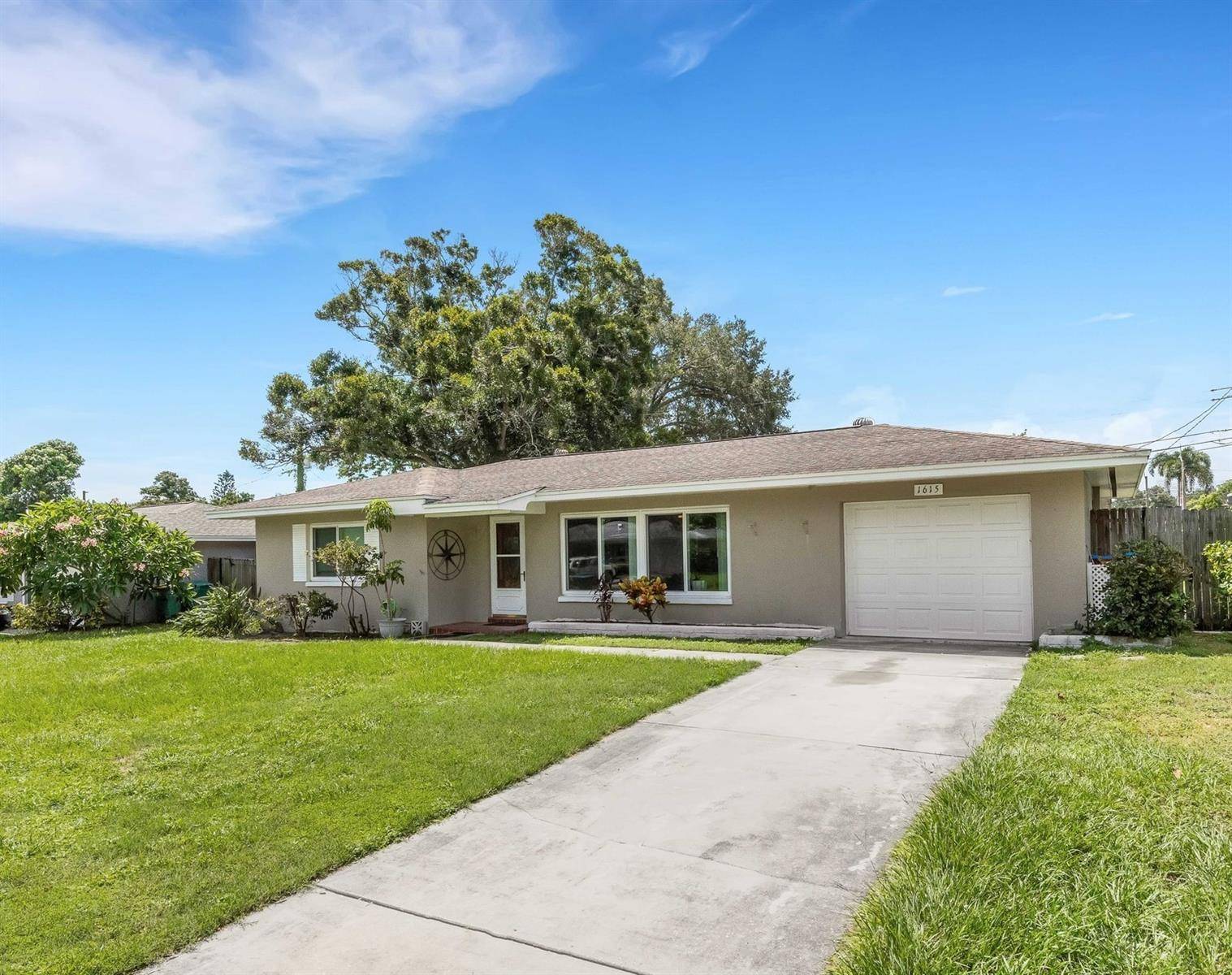 1615 PINEWOOD DR, Clearwater, FL 33756