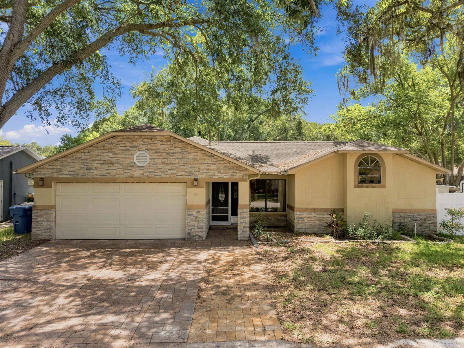 627 CRYSTAL DR, Palm Harbor, FL 34683