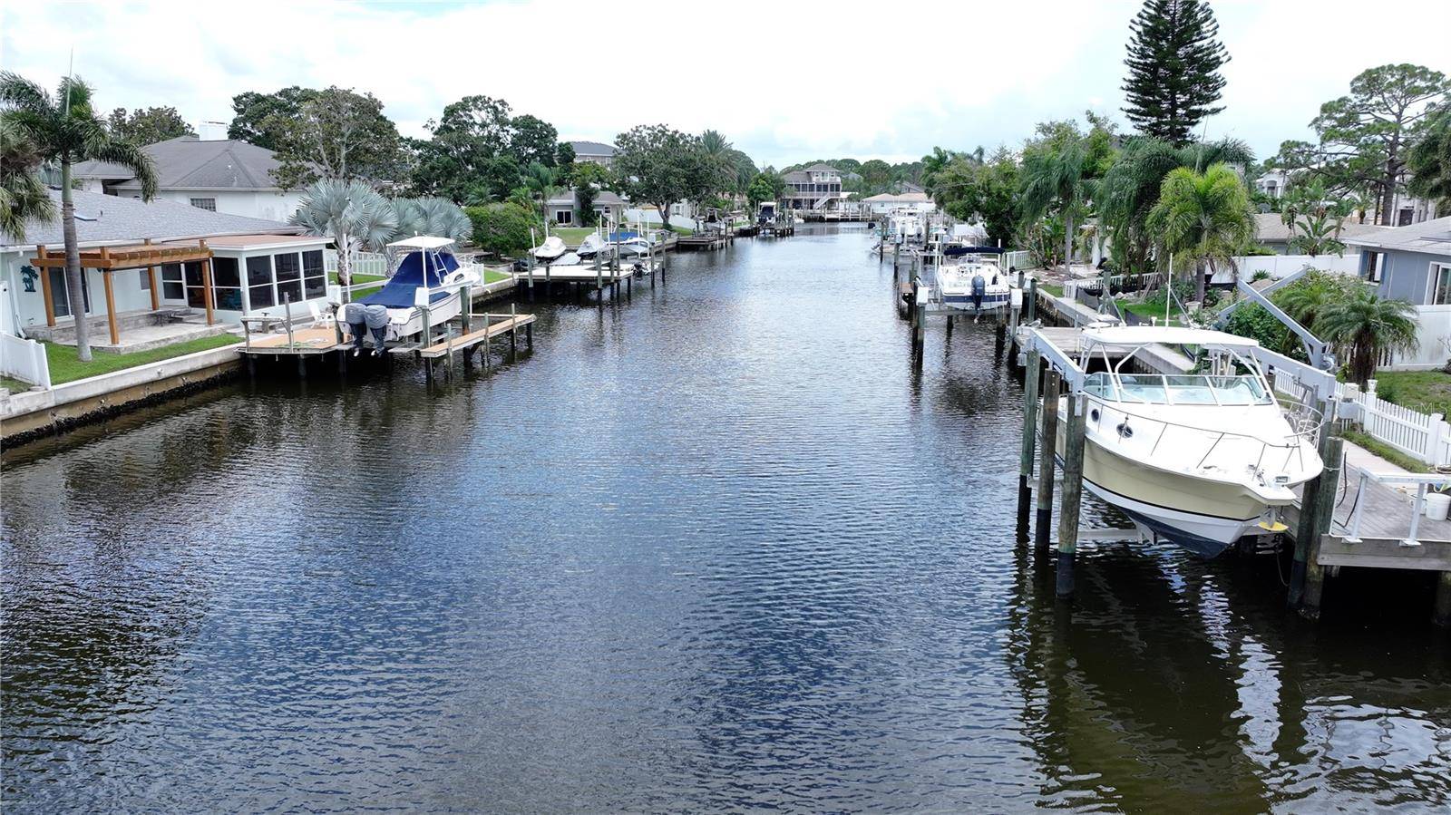 303 MORNINGSIDE DR, Palm Harbor, FL 34683
