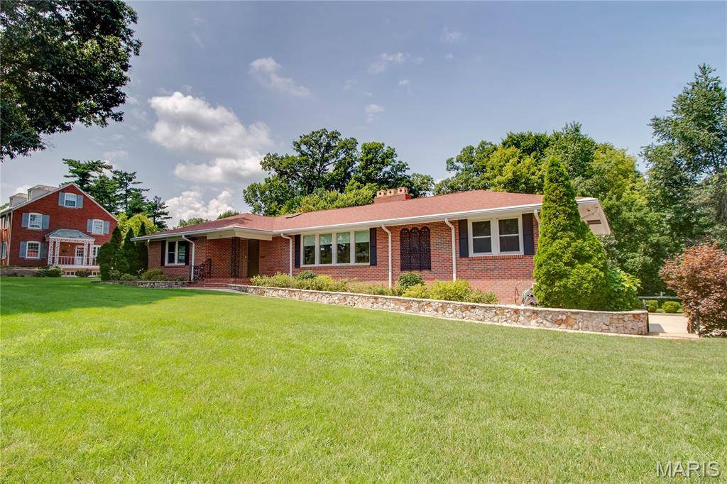 20 Fairmount DR, Alton, IL 62002