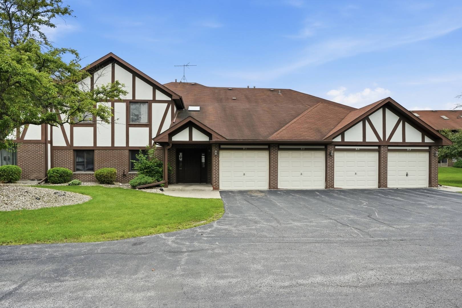 917 Patricia LN #917, Crete, IL 60417