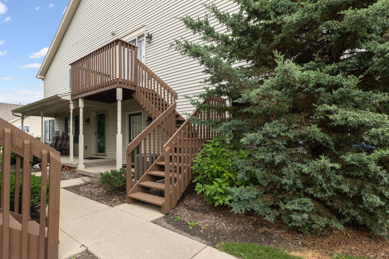 177 Village Creek DR #177, Lake In The Hills, IL 60156