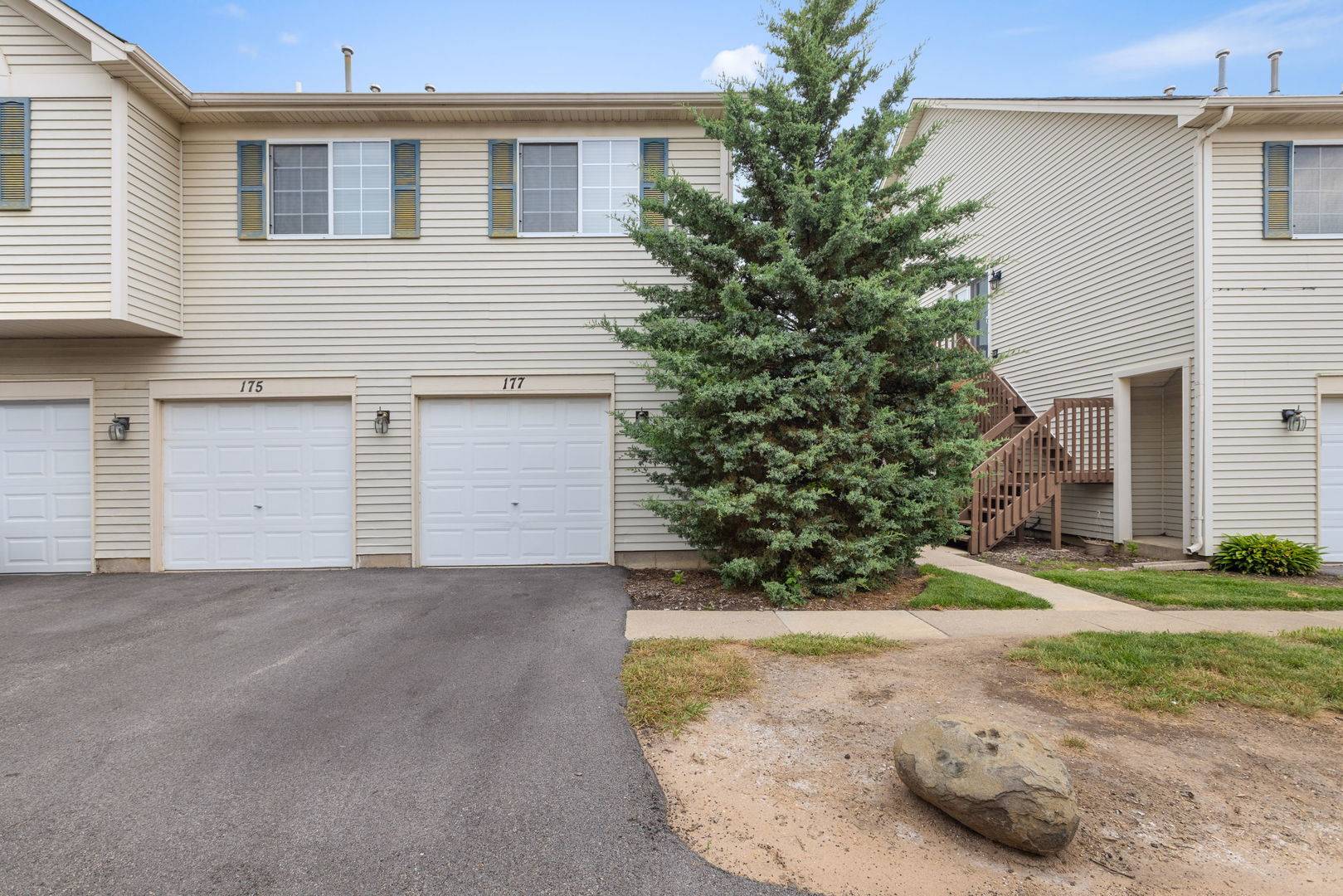 177 Village Creek DR #177, Lake In The Hills, IL 60156