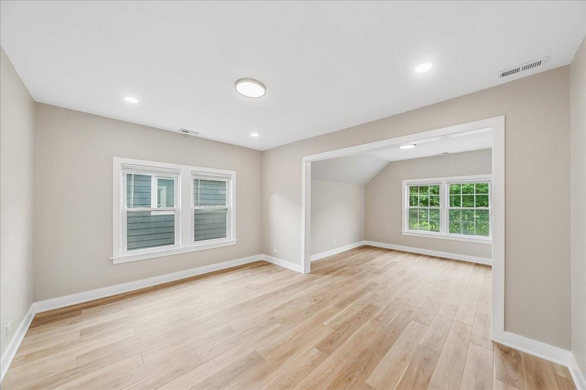 1619 Florence AVE #2, Evanston, IL 60201