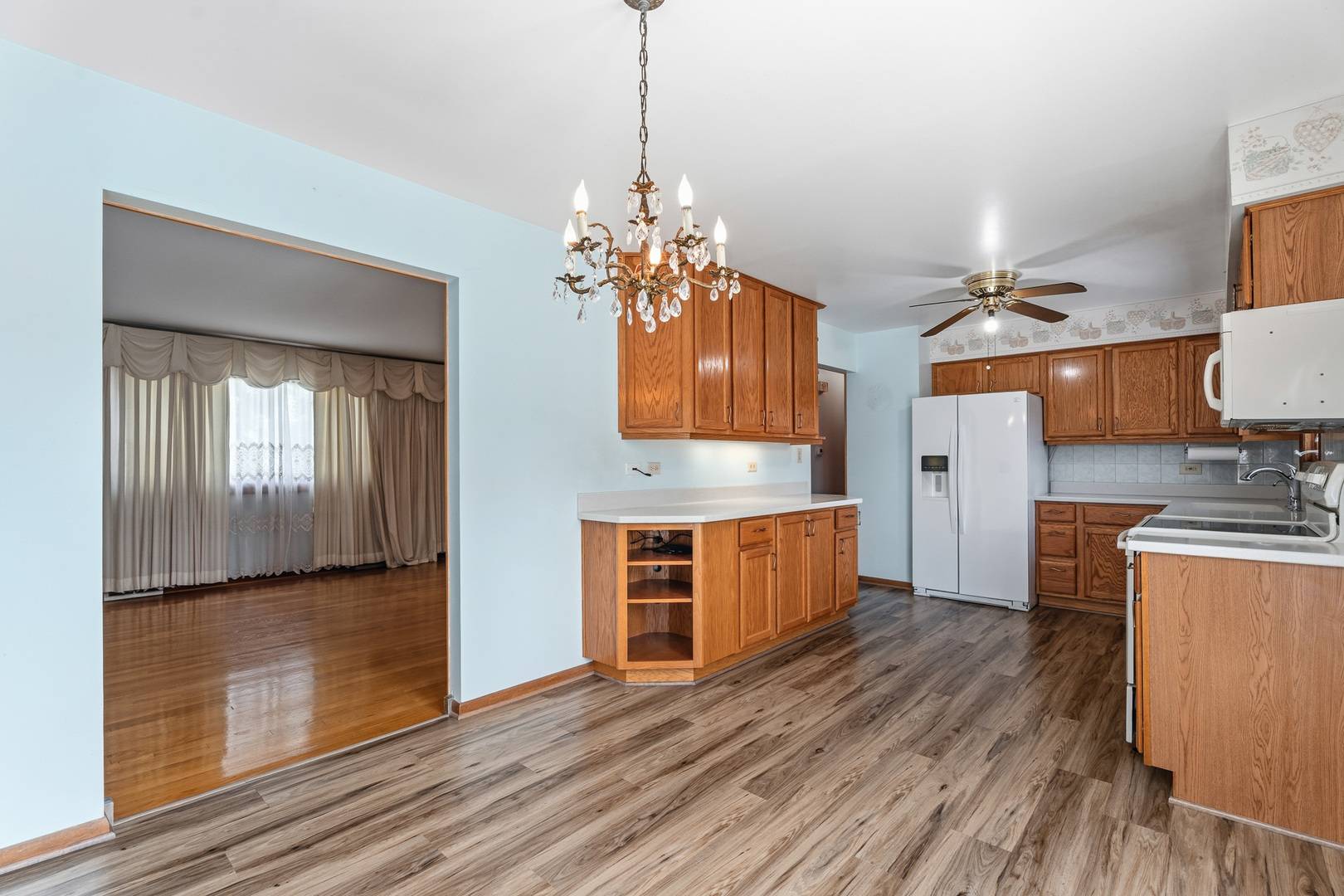 78 S Clarendon AVE, Addison, IL 60101