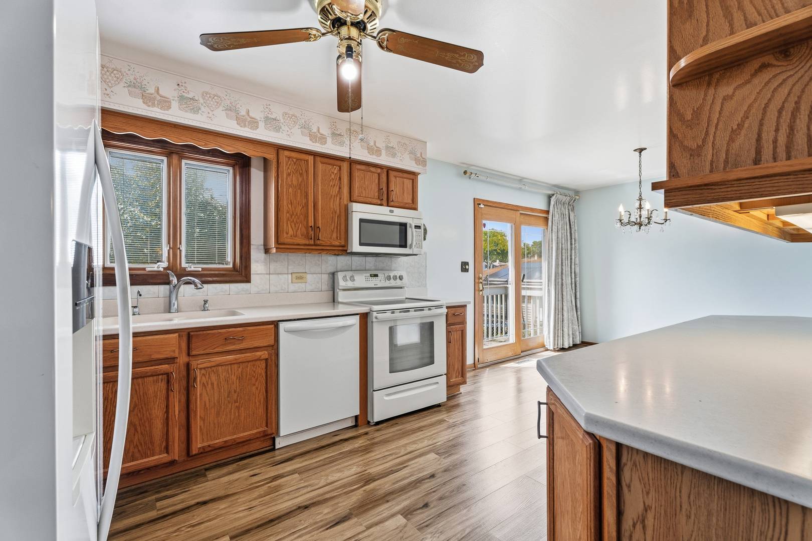78 S Clarendon AVE, Addison, IL 60101