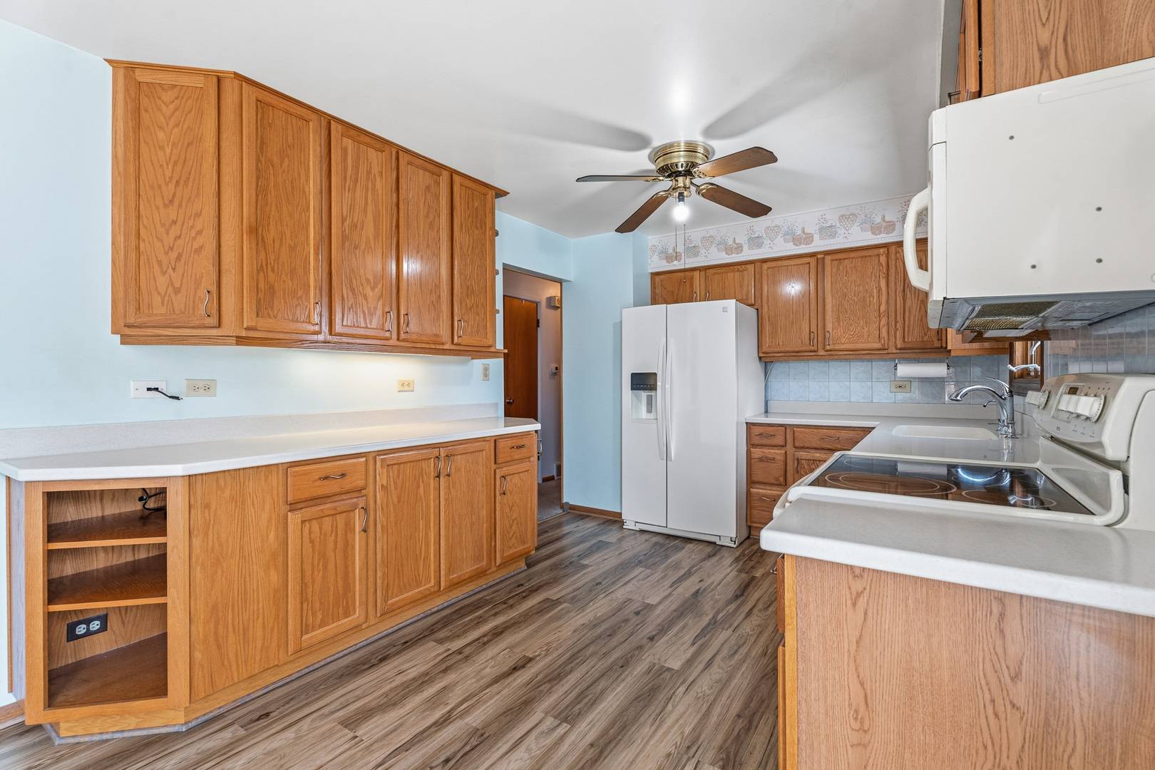 78 S Clarendon AVE, Addison, IL 60101