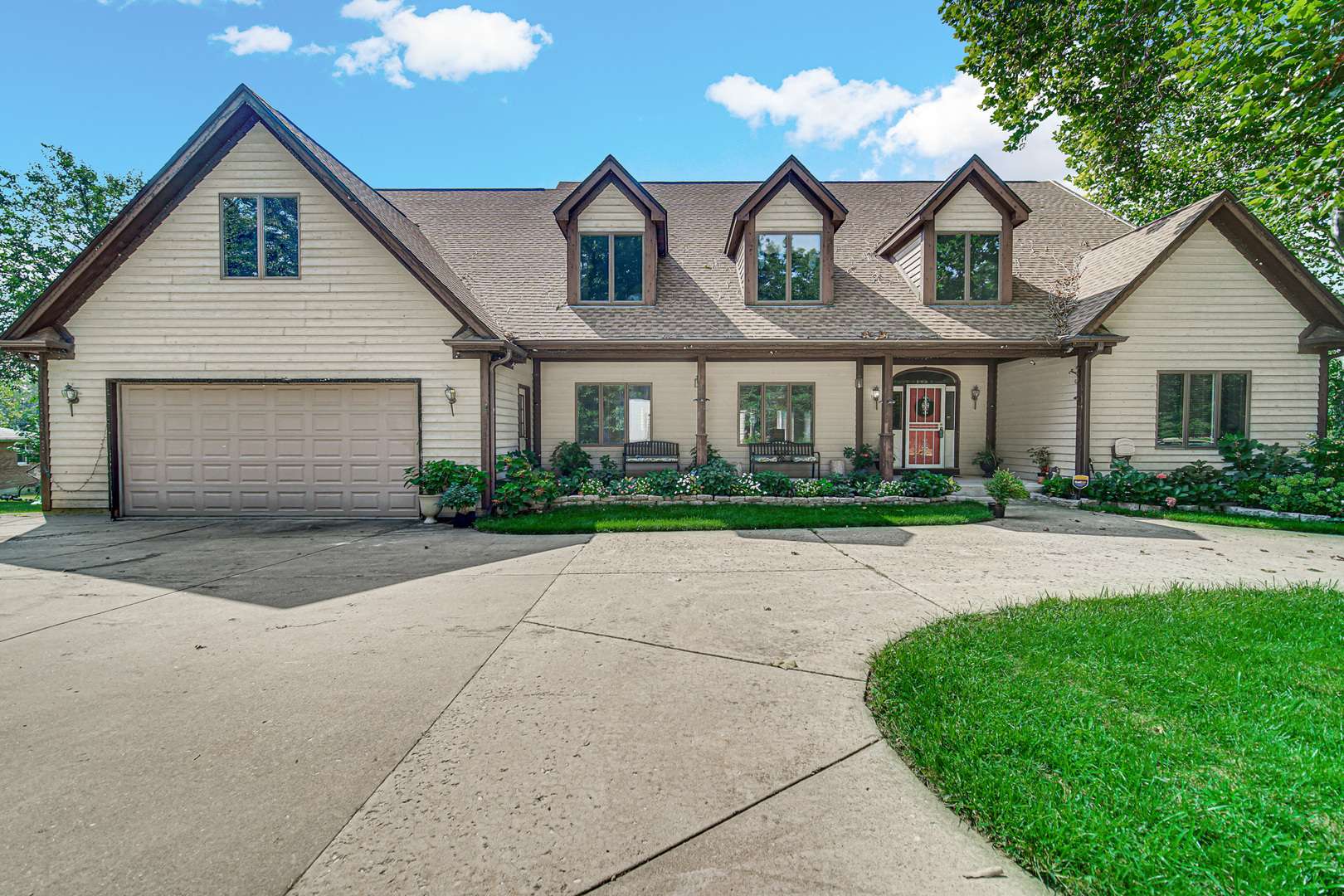 23 Amanda LN, Yorkville, IL 60560