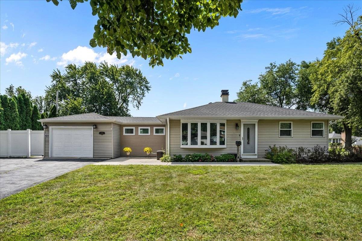 2311 Sigwalt ST, Rolling Meadows, IL 60008