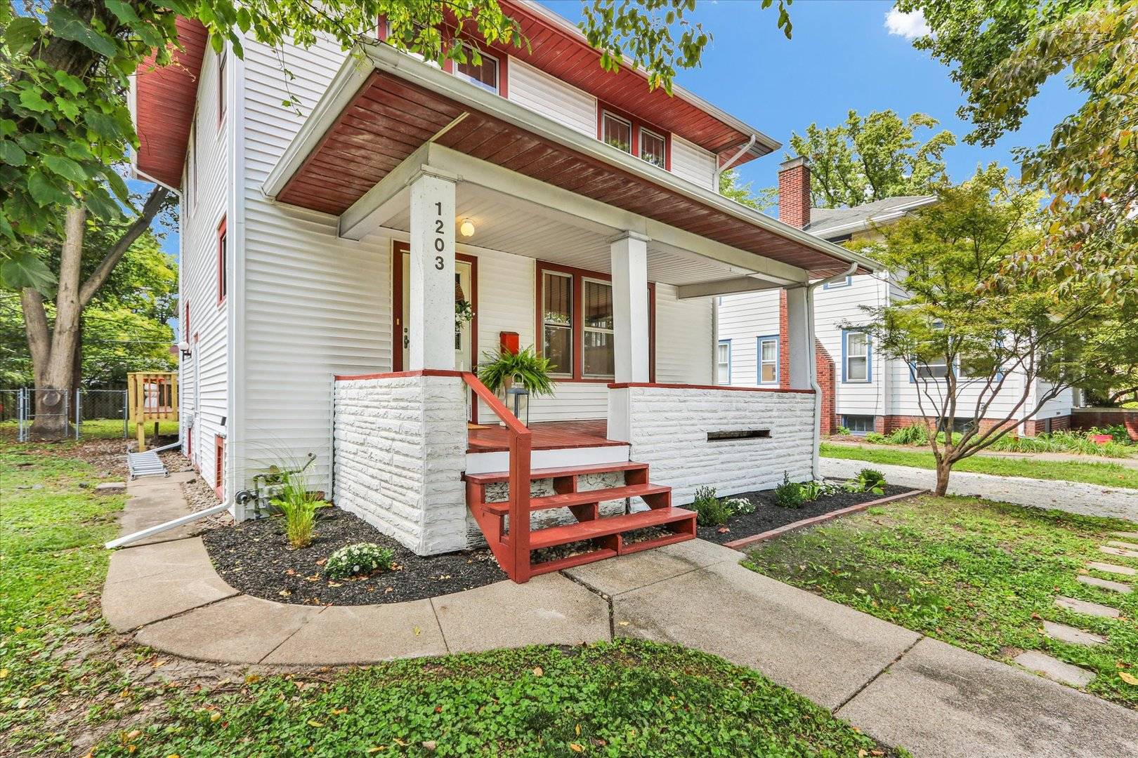 1203 S Race ST, Urbana, IL 61801