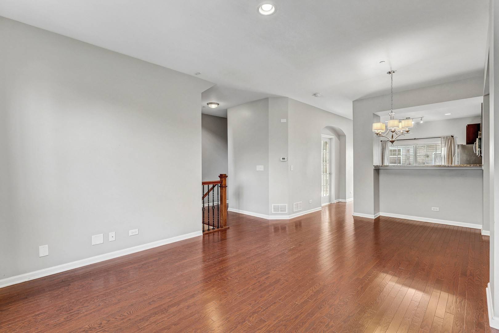 318 Laurel AVE, Des Plaines, IL 60016