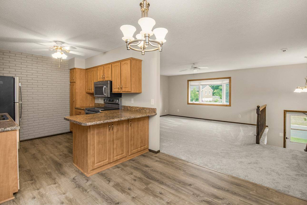 1388 Amaryllis LN, Eagan, MN 55123