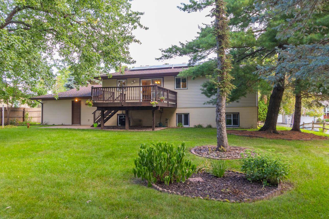 1388 Amaryllis LN, Eagan, MN 55123