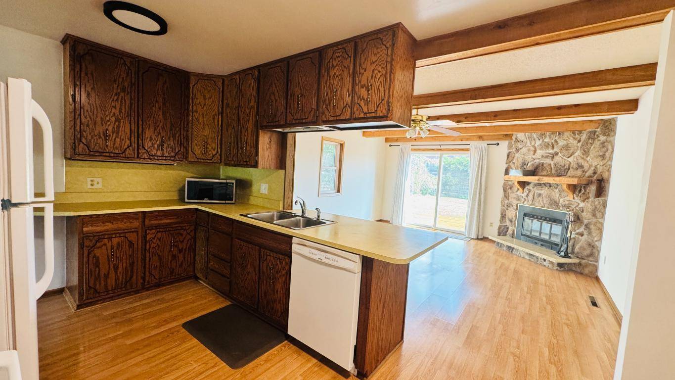 1716 Oakcrest AVE, Roseville, MN 55113