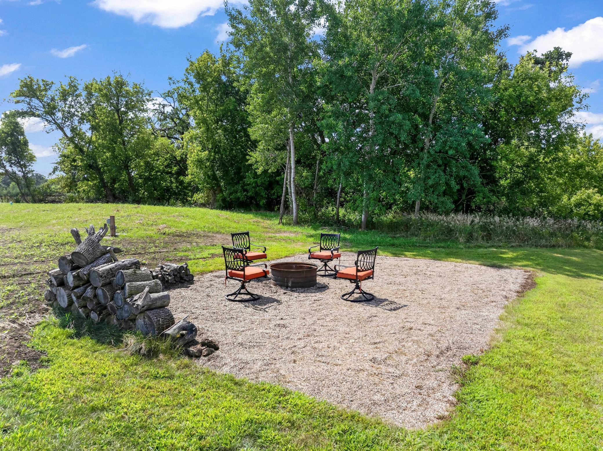 53167 170th AVE, West Concord, MN 55985