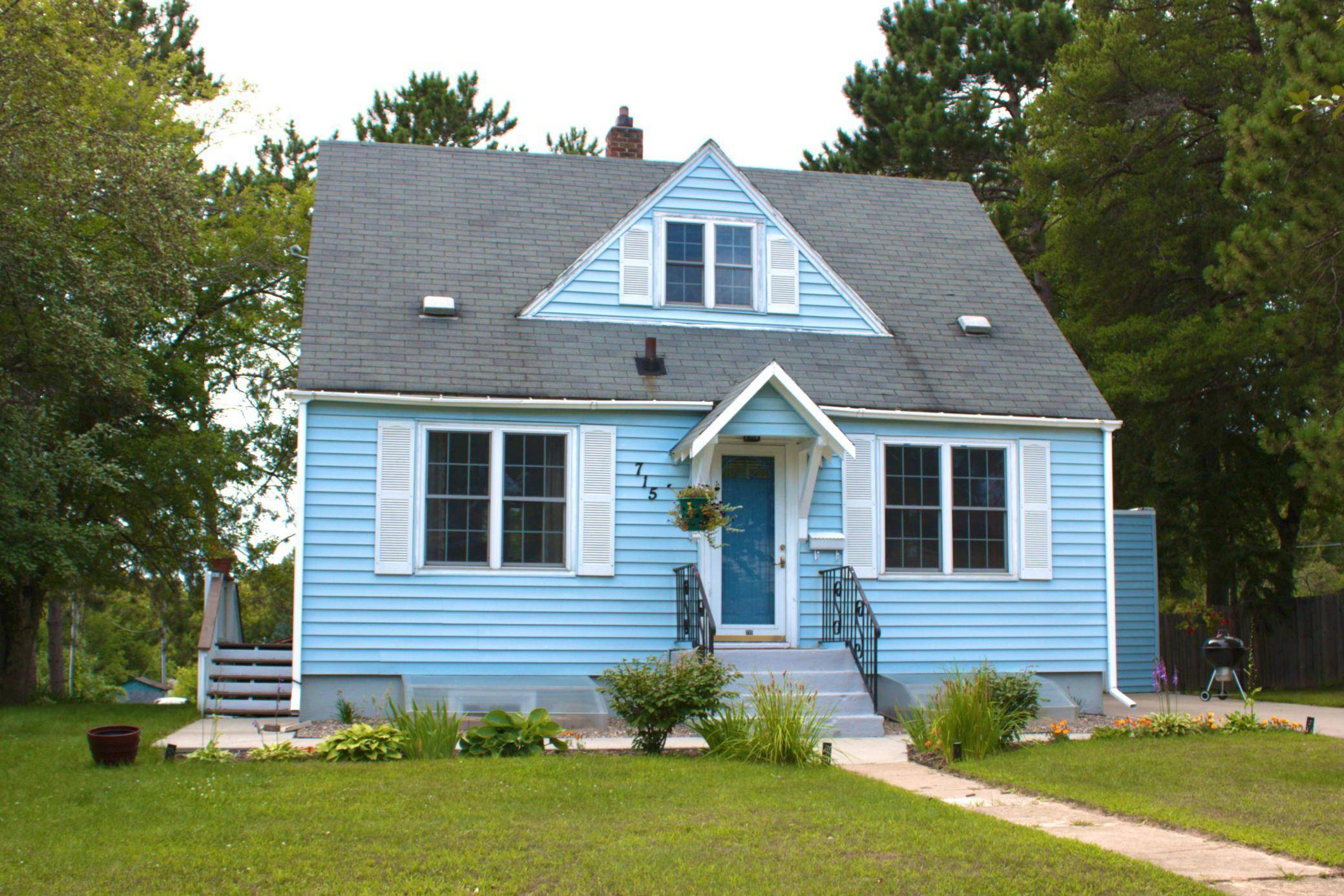 715 NW 9th AVE, Grand Rapids, MN 55744
