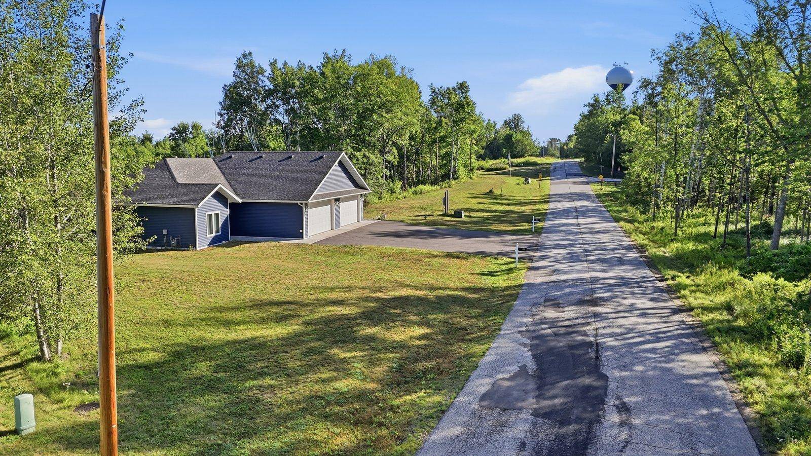 400 Jon Brown DR, Moose Lake, MN 55767