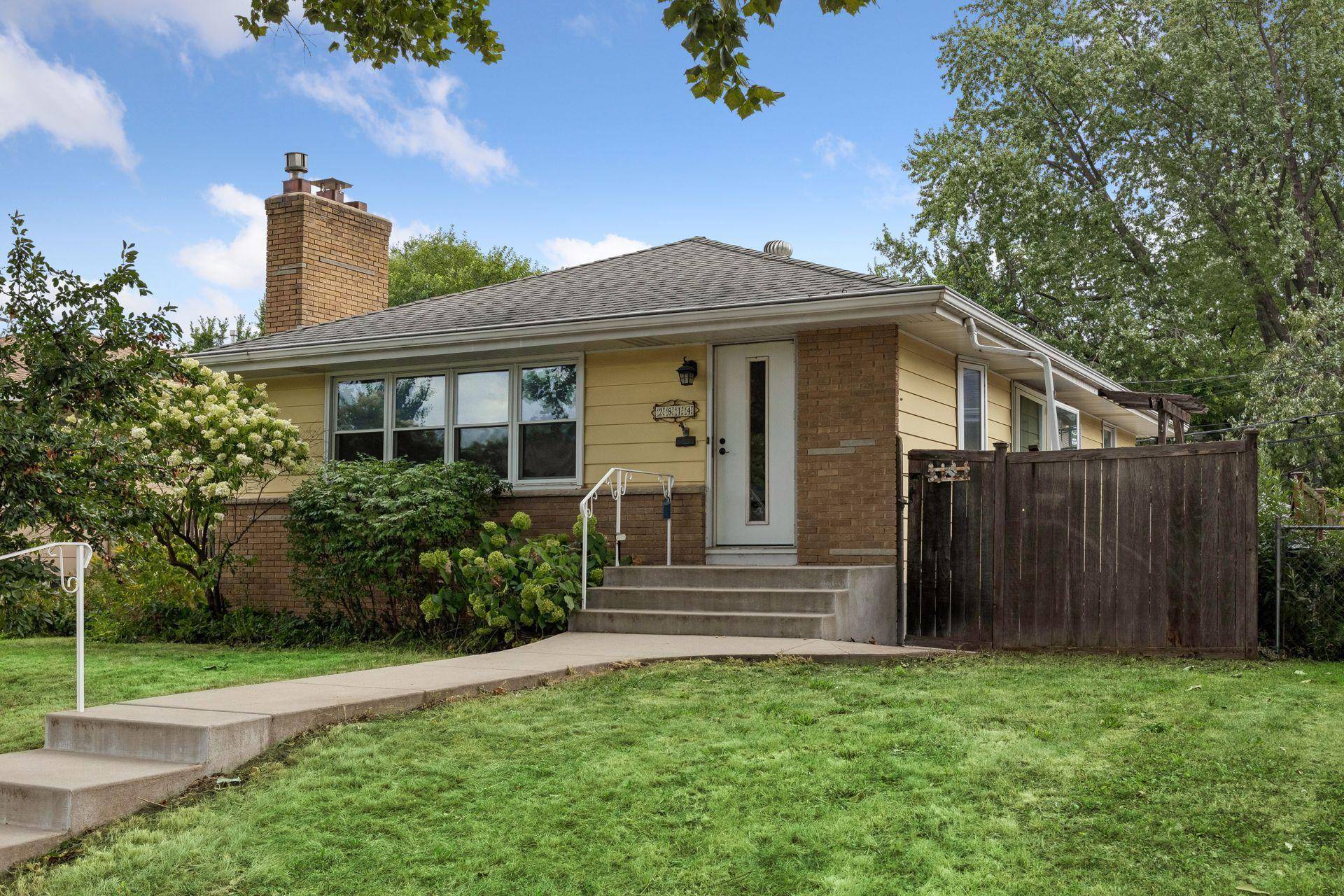 2814 Irving AVE N, Minneapolis, MN 55411