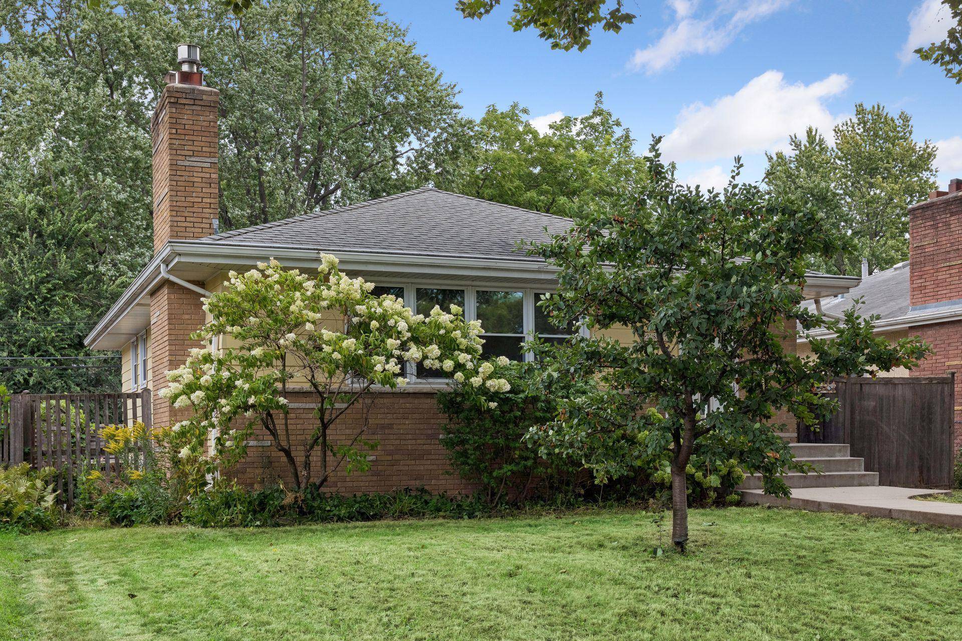 2814 Irving AVE N, Minneapolis, MN 55411