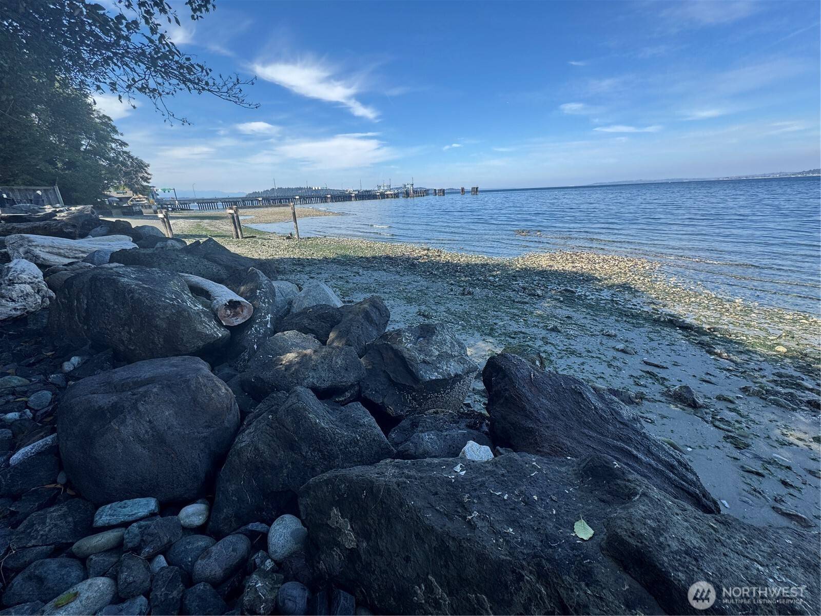 10016 SW Bunker TRL, Vashon, WA 98070