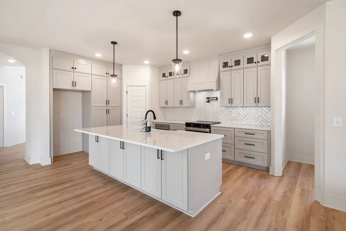 204 Trefethen Dr, White House, TN 37188
