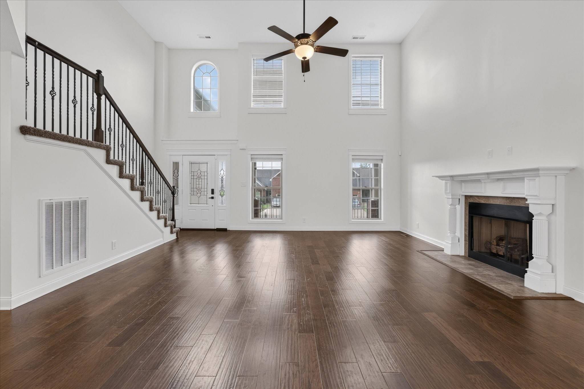 1013 Garner Hills Dr, Clarksville, TN 37042