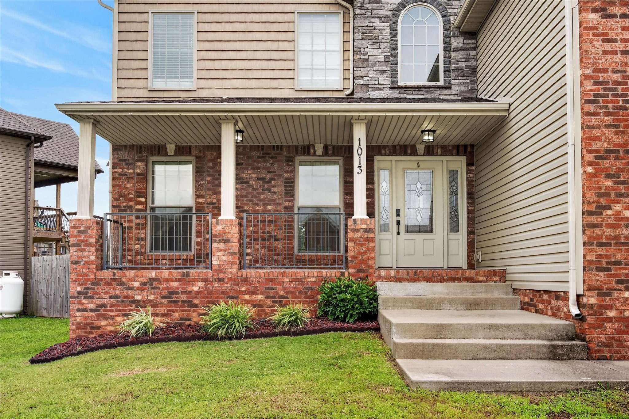 1013 Garner Hills Dr, Clarksville, TN 37042