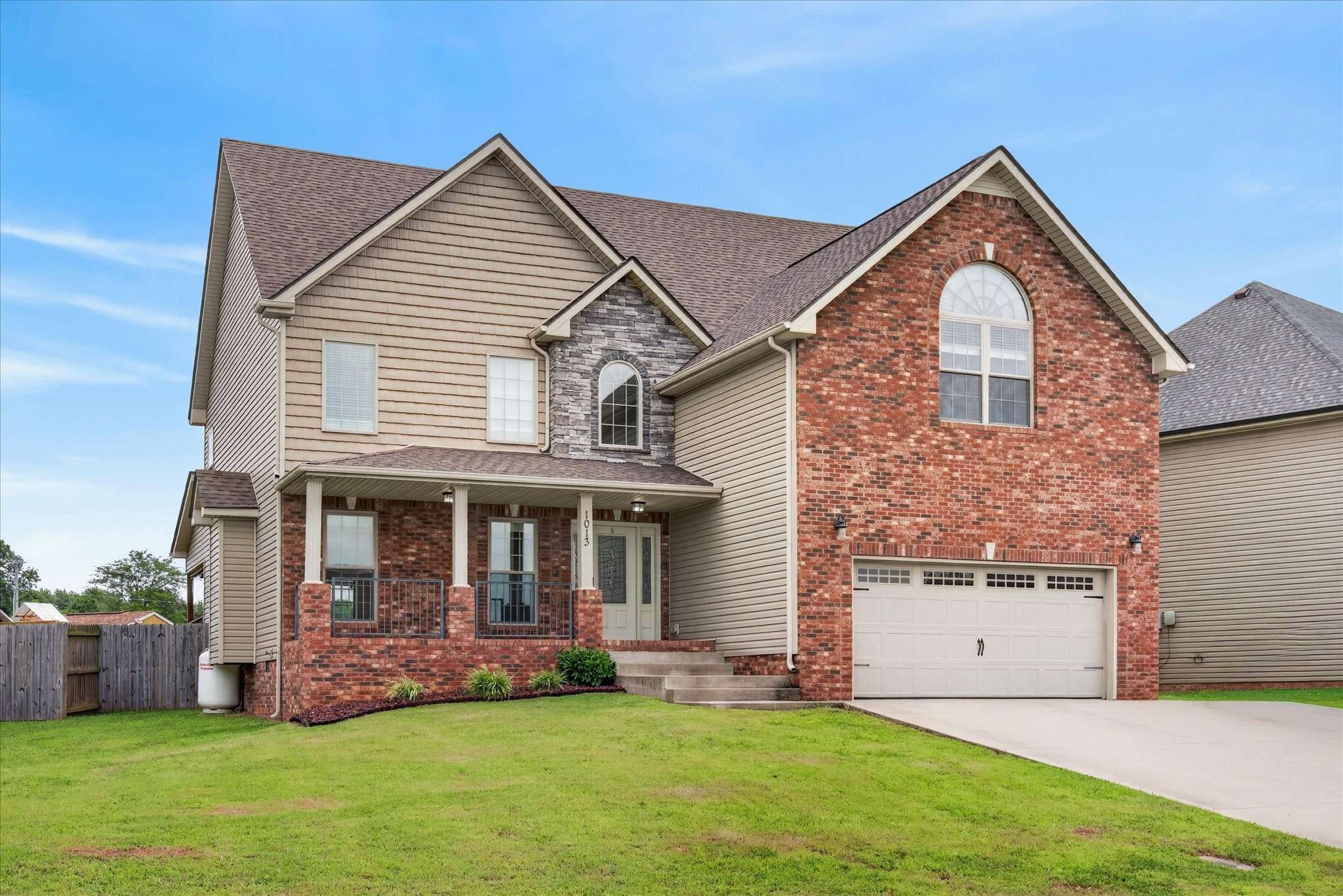 1013 Garner Hills Dr, Clarksville, TN 37042