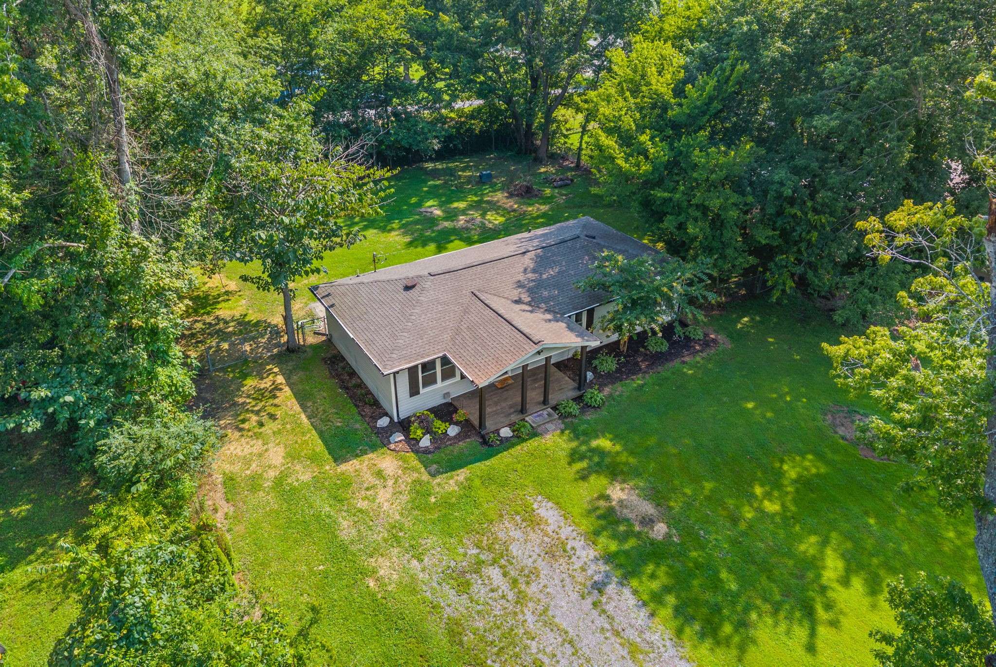 3594 Oakwood Rd, Woodlawn, TN 37191