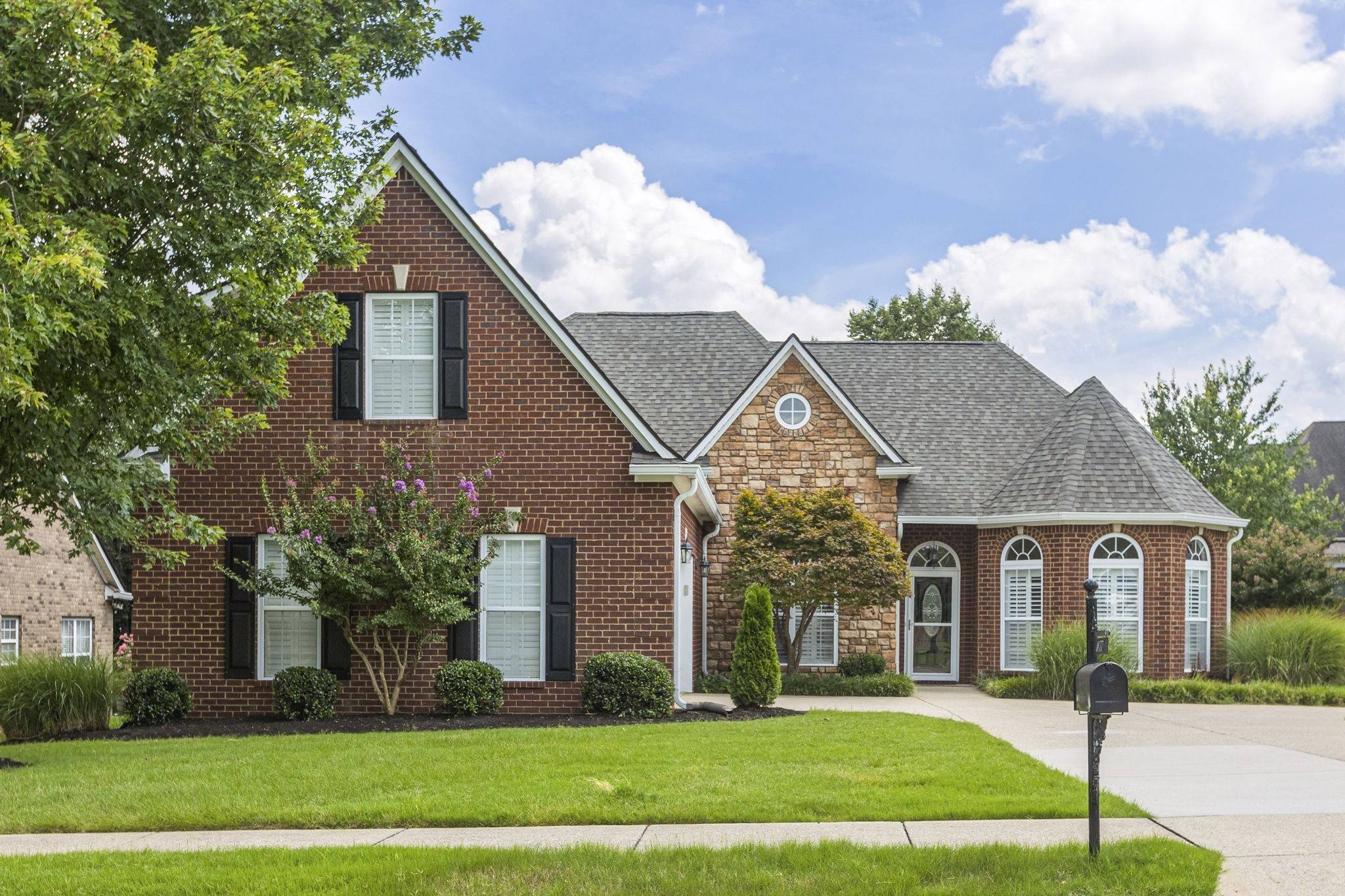 1077 Nealcrest Cir, Spring Hill, TN 37174