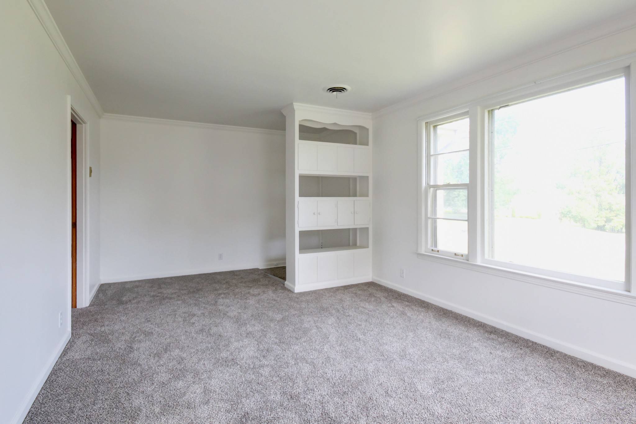 2128 Memorial Dr, Clarksville, TN 37043