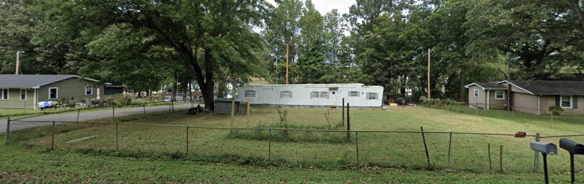 911 Hilltop Ct, Clarksville, TN 37042