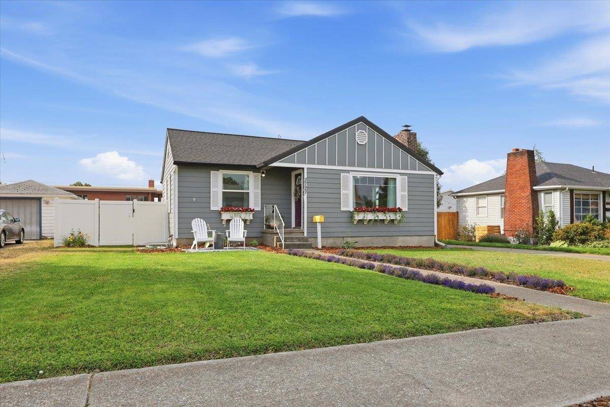 2727 W Hoffman Ave, Spokane, WA 99205