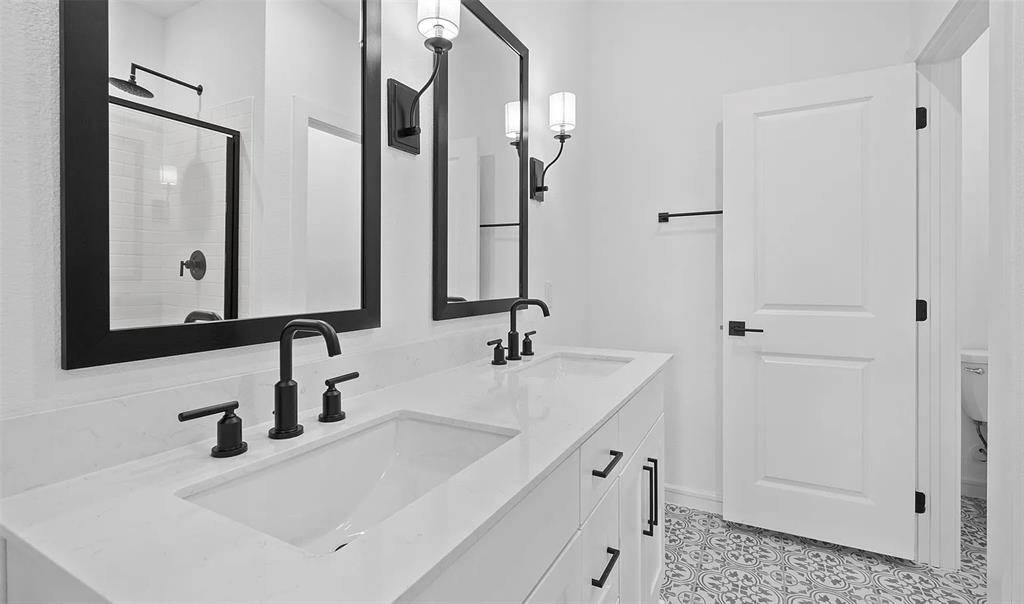 549 Ridgewood Drive, Van Alstyne, TX 75495