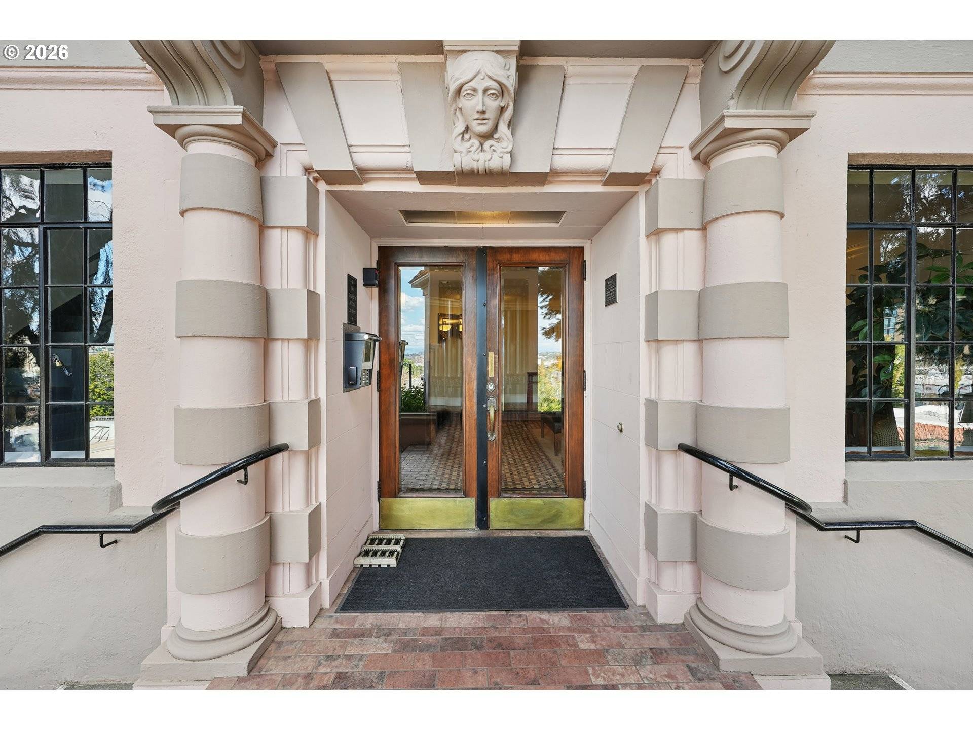 2336 SW OSAGE ST #605, Portland, OR 97205