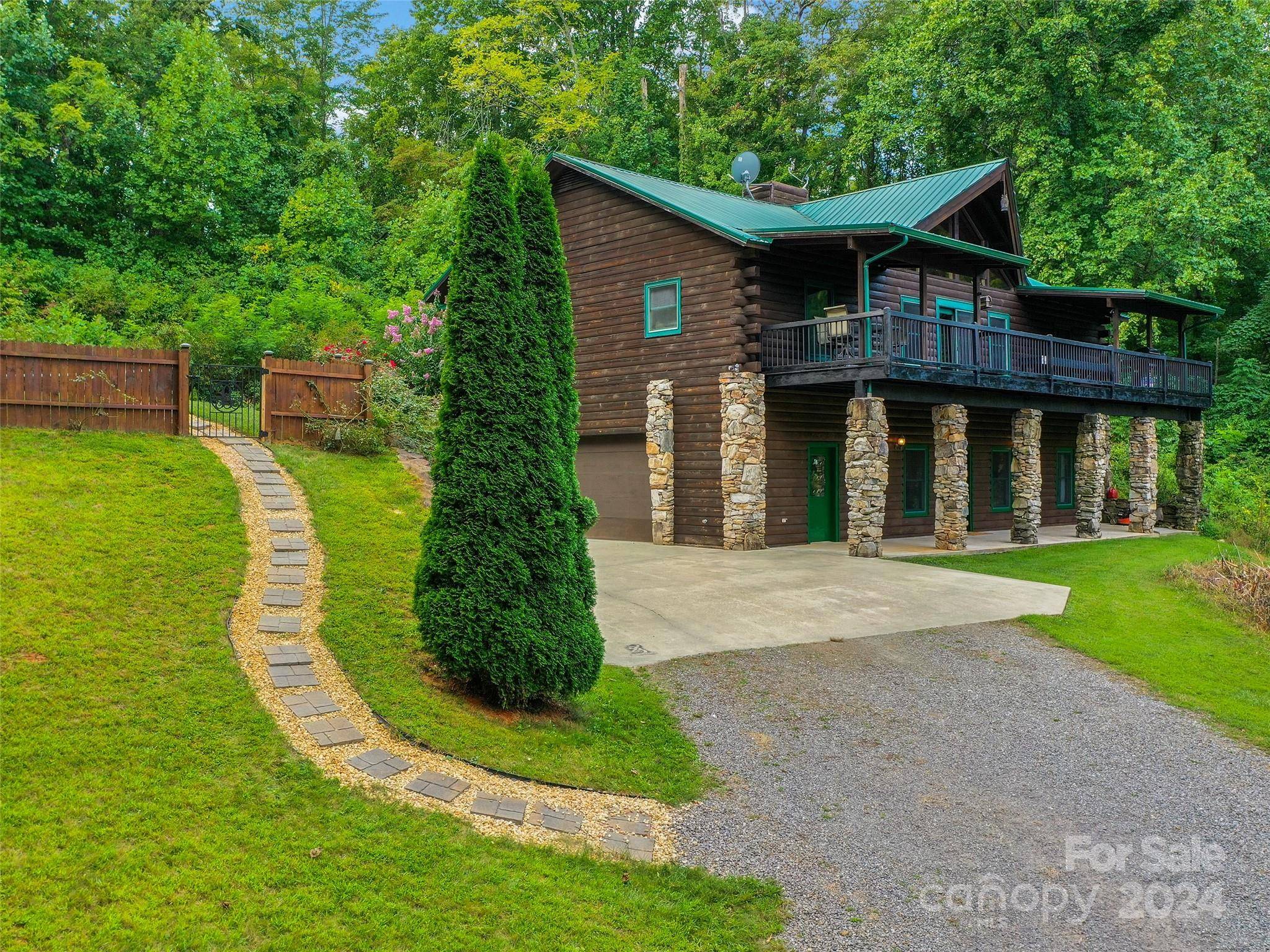 80 Austins TRL, Canton, NC 28716