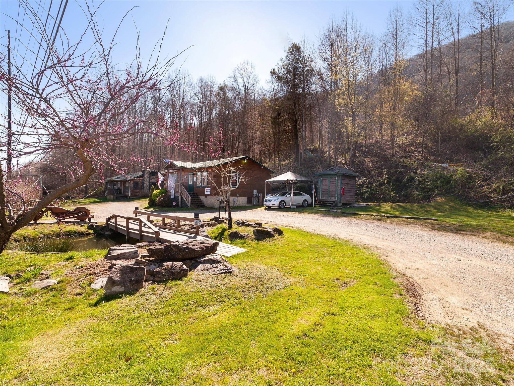 1369 Soco RD, Maggie Valley, NC 28751